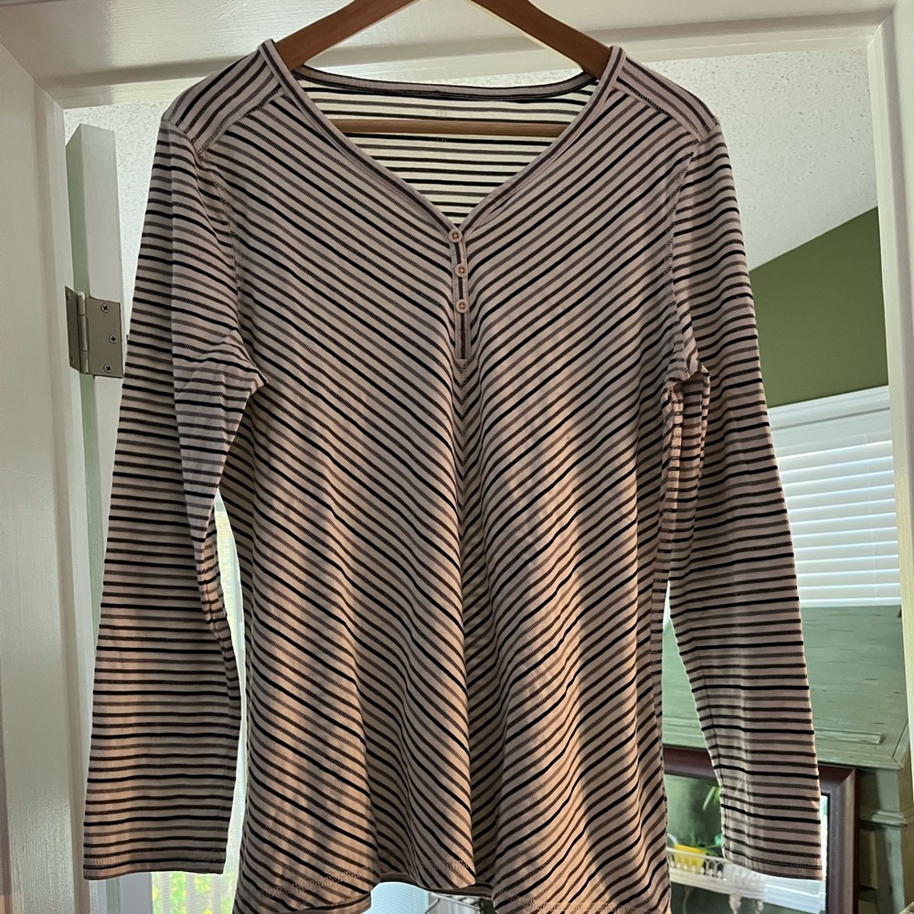 Striped V-Neck Long Sleeve Top
